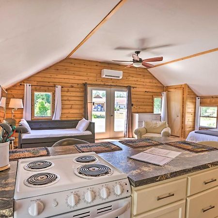 Quaint Studio With Shared Beach Walk To Suttons Bay Buitenkant foto