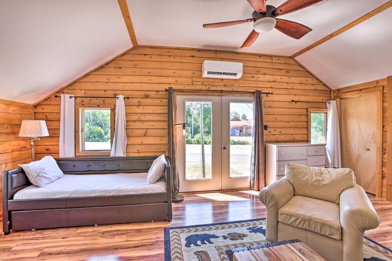 Quaint Studio With Shared Beach Walk To Suttons Bay Buitenkant foto