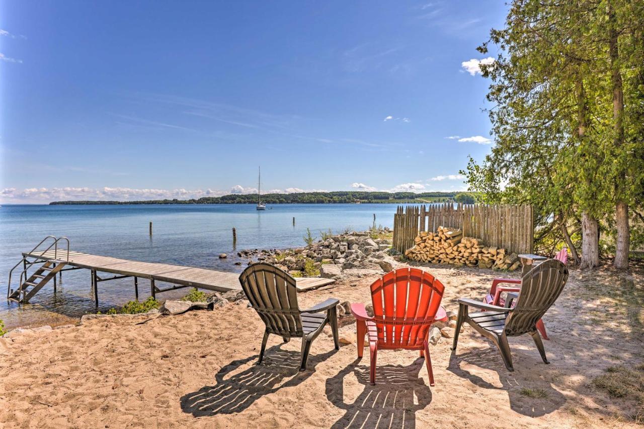 Quaint Studio With Shared Beach Walk To Suttons Bay Buitenkant foto