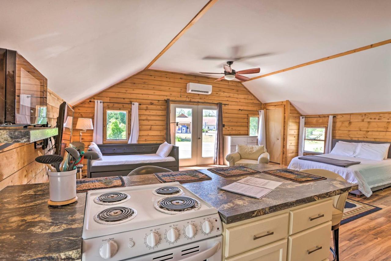 Quaint Studio With Shared Beach Walk To Suttons Bay Buitenkant foto
