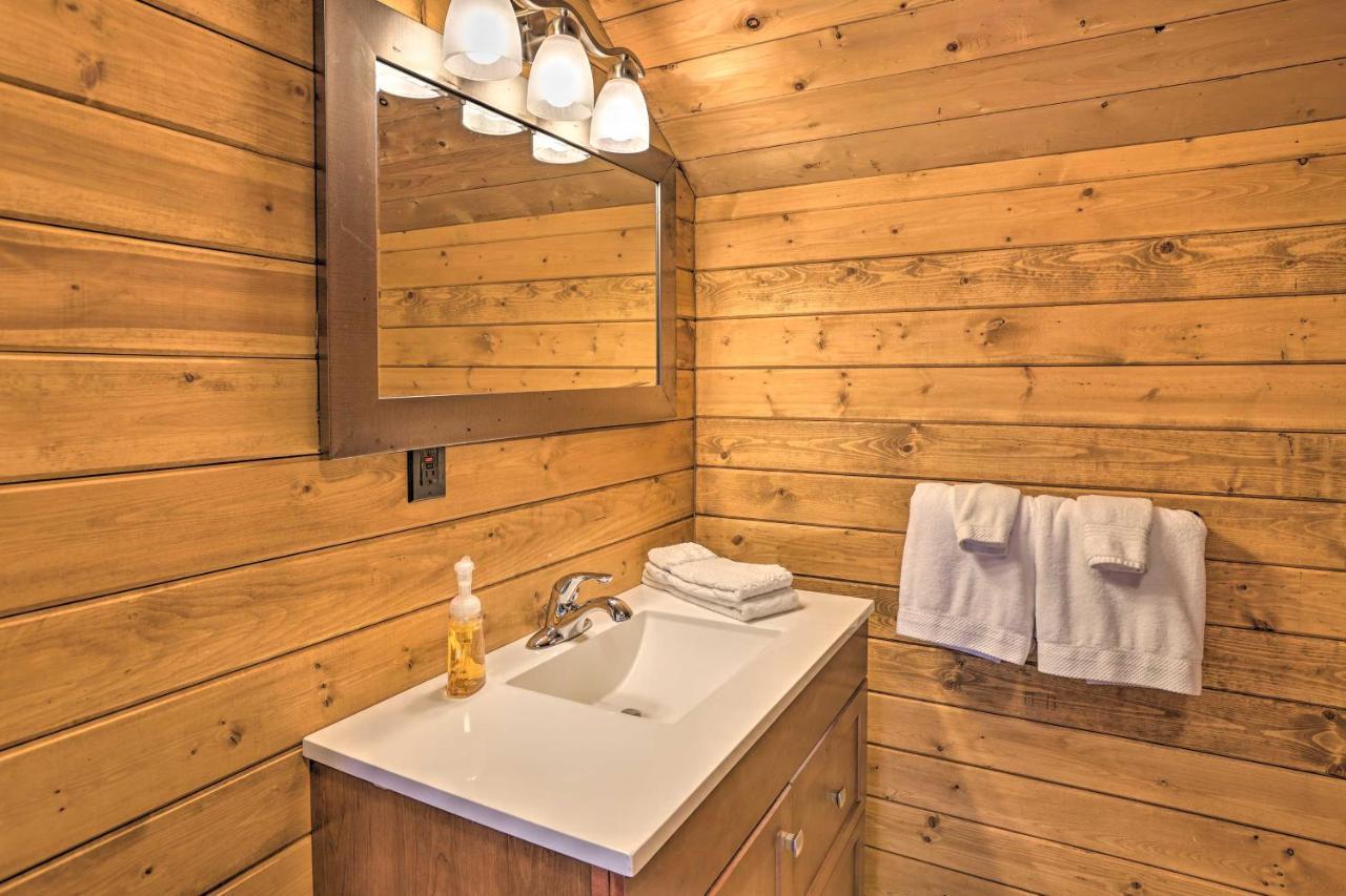 Quaint Studio With Shared Beach Walk To Suttons Bay Buitenkant foto