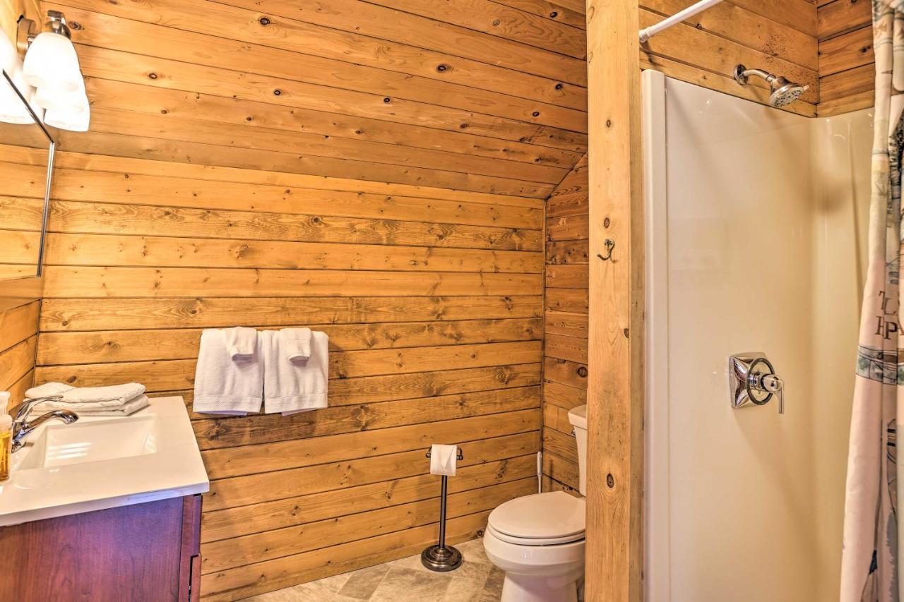 Quaint Studio With Shared Beach Walk To Suttons Bay Buitenkant foto