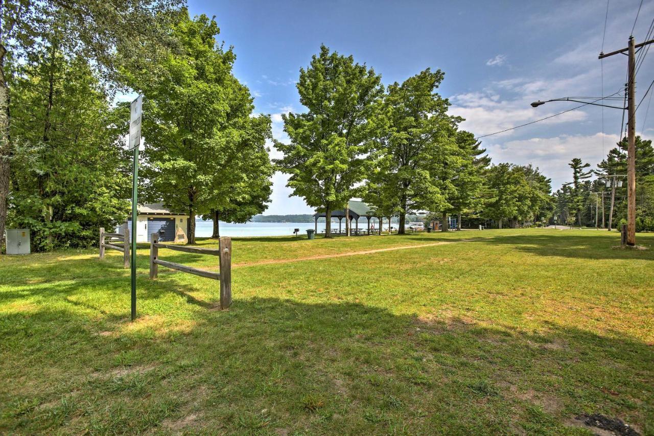 Quaint Studio With Shared Beach Walk To Suttons Bay Buitenkant foto