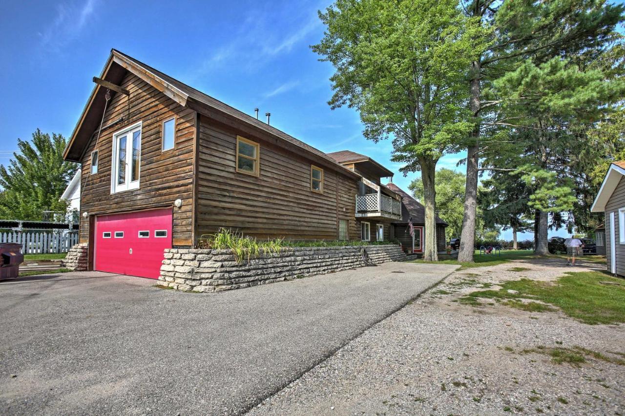 Quaint Studio With Shared Beach Walk To Suttons Bay Buitenkant foto